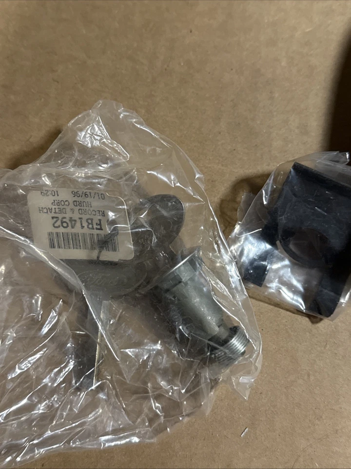 FORD E1FZ-6143505-B TRUNK LOCK NEW NOS 81 87 FORD ESCORT - Image 1 of 4
