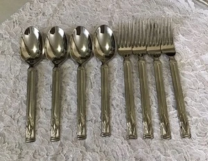 Sabatier SB17 Stainless 18/10 Flatware (4) Dinner Forks (4) Soup Spoons EUC - Picture 1 of 10