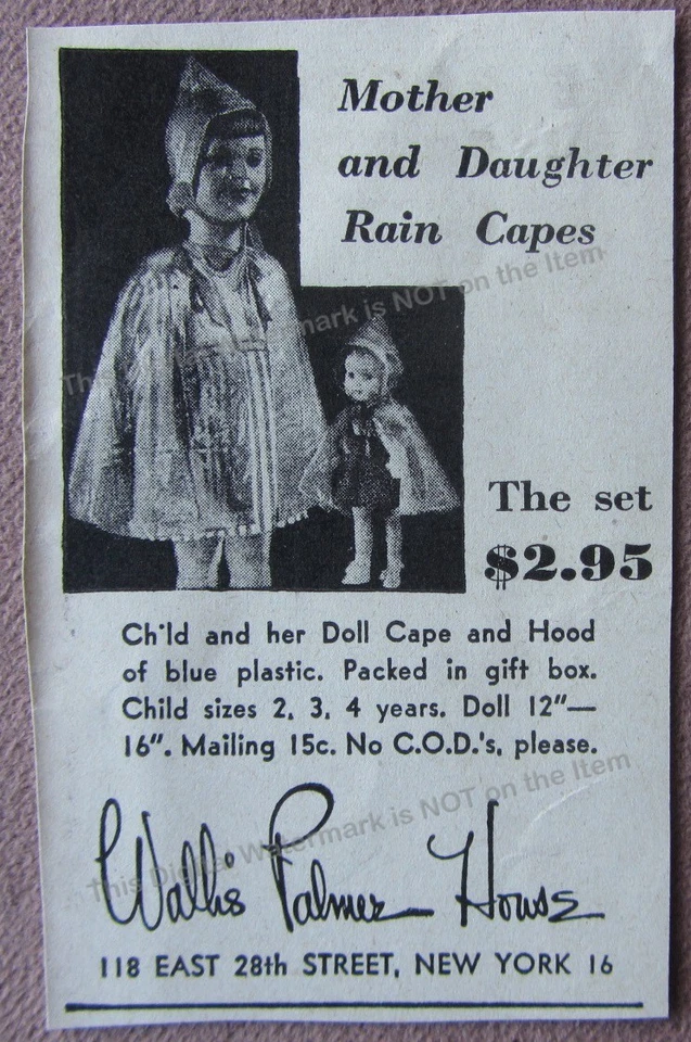 1947 dC* Niño + su muñeca capa de lluvia y capucha de plástico azul Wallis Palmer a juego Foto 1 de 1