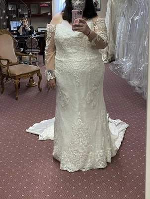 Nuevo con etiquetas Vestido de Boda Christina Wu Talla Grande 26 Marfil Encaje Hombro Descubierto Foto 1 de 4