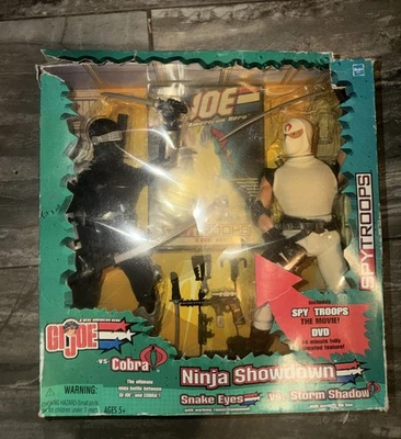 2003 Hasbro GI Joe против Cobra Ninja Showdown Змеиные Глаза и Штормовые Тени НОВЫЕ ПОВРЕЖДЕННЫЕ - Изображение 1 из 2