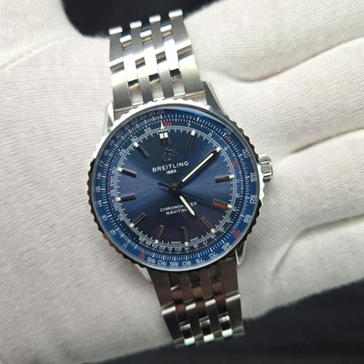 Reloj Breitling Navitimer de segunda mano esfera azul A17329 SS cronógrafo 41 mm y caja (justo) Foto 1 de 4