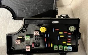 2015 Jeep Compass/Patriot TIPM / Fuse Box 	68232879AC OE W Rear Fog - Picture 1 of 4