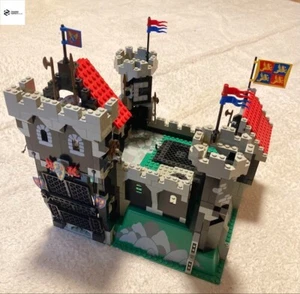 LEGO System Castle Black Knight's Castle 6086 In 1992 Used Retired - Picture 1 of 17