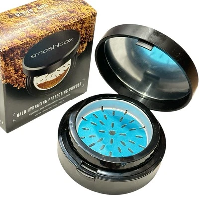 Smashbox Halo Hydrating Perfecting Powder ~Medium/Dark~ 0.50 Oz. (BNIB) - Image 1 of 4