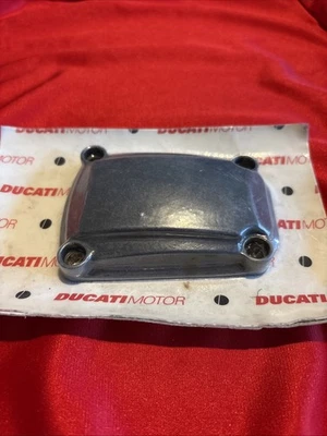 Крышка клапана Ducati 750SS 900SS новая от оригинального производителя 24010101aa - Изображение 1 из 3