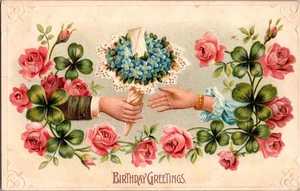 AK GEBURTSTAGSGRÜSSE blauer Blumenstrauß Kleeblatt Rosen geteilt hinten verschickt 1910 - Bild 1 von 2