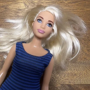 Mattel Barbie Fashionistas Curvy Puppe Freund Model blonde Haare 11 Zoll groß - Bild 1 von 4