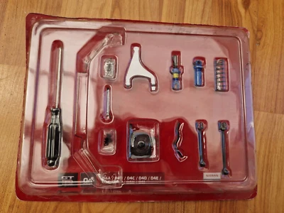 1/8 SCALE EAGLEMOSS BUILD YOUR OWN NISSAN R35 GT-R CAR ISSUE 4 - Image 1 of 2