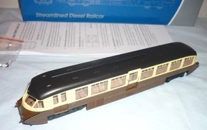 DAPOL OO GAUGE BR STREAMLINED DIESEL RAILCAR W10 4D-011-002 BOXED DCC - Picture 1 of 3