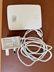 Raspberry Pi 4 Model B 2GB Single-Board Computer bundle - MAX ENDURANCE SD Card - Afbeelding 1 van 7