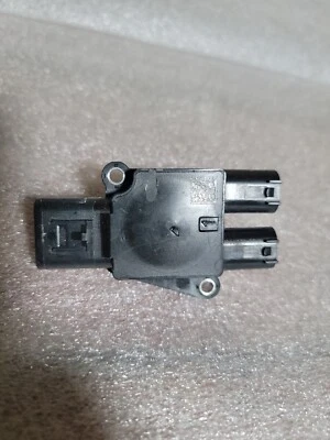 Módulo controlador sensor de posição maçaneta porta fabricante de equipamento original Tesla Model S fabricante de equipamento original 1066379-00 - Imagem 1 de 4