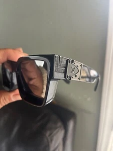 Louie Vuitton All Black Millionnaire Glasses - Picture 1 of 3