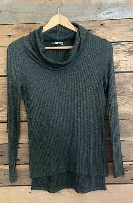 Женщин Charlotte Russe тонкий легкий капот шеи свитер размер XS зеленый, ребристый  - Изображение 1 из 2