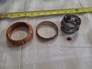 THREE VTG. BRACELETS - Picture 1 of 7