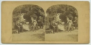 Stéréo 1860-70. Scène de la vie quotidienne. Discussion sur un banc dans un parc - Foto 1 di 2