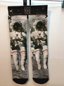 ¡NUEVO! Calcetines de tripulación Odd Sox ASTRONAUTA SPACE MOONWALK para hombre talla 6-13 - Imagen 1 de 2