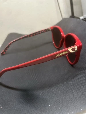 Gafas de sol Moschino Love MOL041/S Red Heart venta al por menor $175 Foto 1 de 4