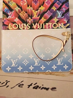 Louis Vuitton By The Pool Pouch Pochette azul de Neverfull MM correa de muñeca Foto 1 de 4