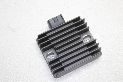 Regulador de voltaje rectificador Kawasaki Ninja 650R 2009-2011 Foto 1 de 4