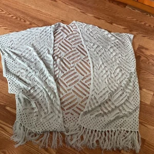 Pale Gray Open Weave Fringed Open Front Kimono Size OS - Picture 1 of 4