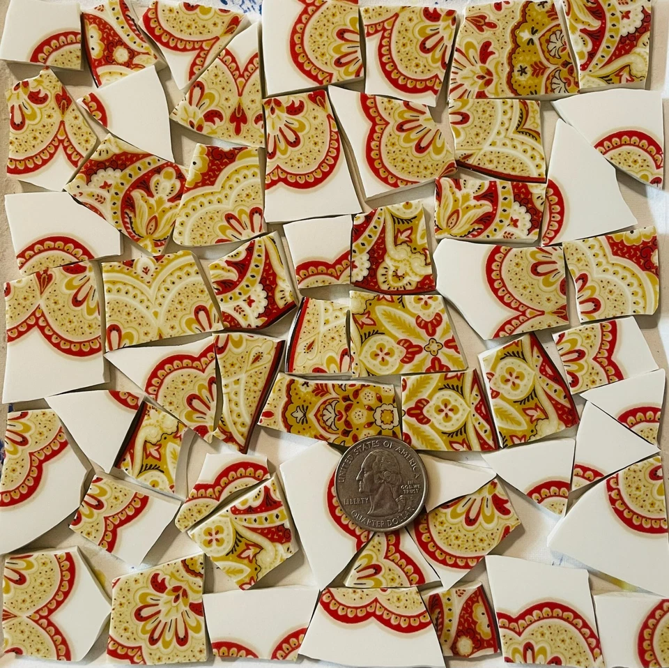 破损中国马赛克瓷砖艺术和工艺用品 - 红色和米色佩斯利 F075 — 第 1/1 张图片