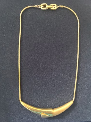 GIVENCHY Collana Tono Oro e Ciondolo Unico