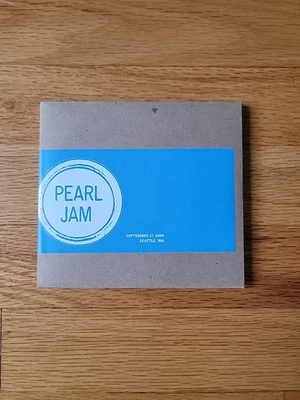 Pearl Jam Official Bootleg Seattle, WA September 22, 2009 2 CD live set 9/22/09 - Imagem 1 de 3