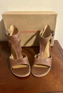 Lucky Brand LK Serenay Women’s T Strap Brown Leather Sandal Size 6.5 - Picture 1 of 3