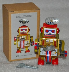GOLD ROBOT BAND CYMBALS PLAYER WINDUP  NEW IN THE BOX - Picture 1 of 1
