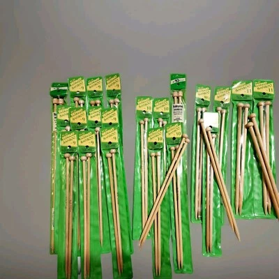 Lote de 24 juegos de agujas de tejer en su mayoría bambú Bernat tallas 9-11  Foto 1 de 4