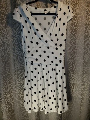 Vestido XKF MC feminino/júnior tamanho médio ***NOVO SEM ETIQUETAS - Imagem 1 de 3