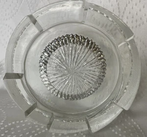 VTG Round Clear Glass Ashtray Mobius Design Starburst 8 Cig Rests Very UNIQUE - Picture 1 of 4