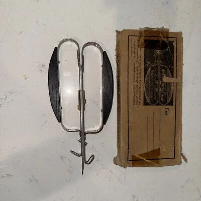 Vintage Sears Roebuck Parisian Hooked Rug Shuttle Needle "Best Rug Needle Made" - Image 1 of 4