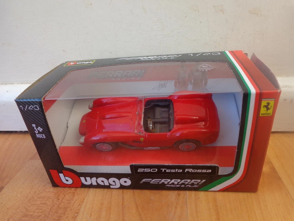 Burago 1/43 Classico Ferrari 250 Testa Rossa Pressofuso Auto 36000 - Immagine 1 di 1