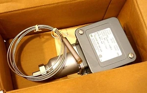 NEW UNITED ELECTRIC E105-2BSB TEMPERATURE SWITCH 30-250F / 0-120C E1052BS - Picture 1 of 3