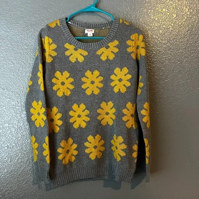 Suéter Mossimo Gris y Amarillo Floral Cuello Redondo Tejido Para Mujer Talla XS USADO EN EXCELENTE ESTADO Foto 1 de 3