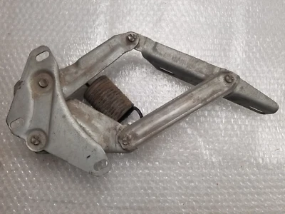 Bisagra elevadora de capó OEM AMC 8120094 Foto 1 de 4