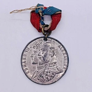 Great Britain 1902 King Edward VII & Queen Alexandra Coronation Medal & Ribbon - Picture 1 of 4