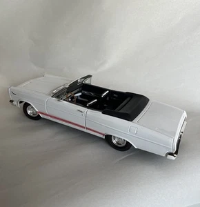 Road Signature 1966 Mercury Cyclone GT White Red Stripe 1/18 Scale Diecast - Picture 1 of 22