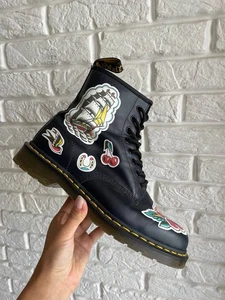 Dr Martens 1460 Chris Lambert Tattoo Boots Größe EU -44 / - Bild 1 von 14