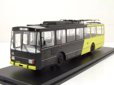 Modellino Skoda 14TR Bus Potsdam Nero Giallo 1:43 Premium ClassiXXs - Immagine 1 di 4