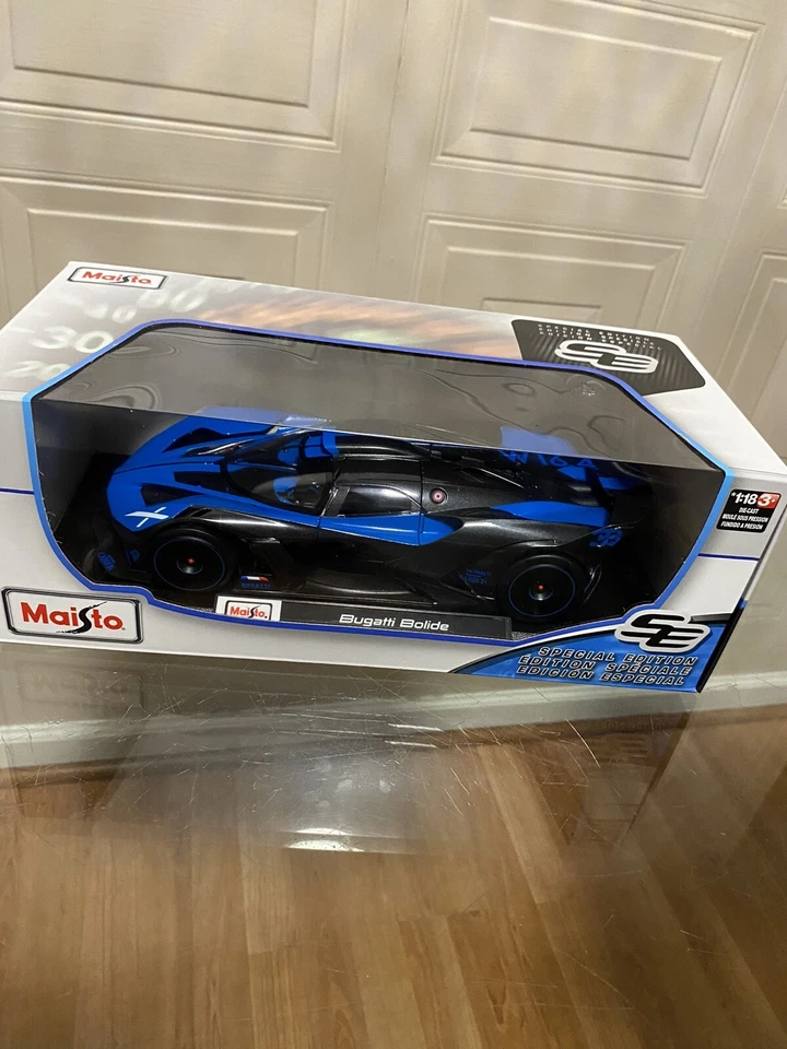 Maisto 1974 Chevrolet C10 Cheyenne Super 1-18 Diecast Model Truck Blue & White