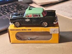 TAXI METOSUL 1:43 MERCEDES-BENZ 200 NEGRO NUEVO EN CAJA HECHO EN PORTUGAL - Imagen 1 de 10