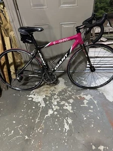 Giant T-Mobile Carbon Bike - Picture 1 of 7