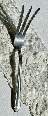 Antique National Silver Co. Sterling Silver Lemon Fork "Marianne" Pattern 4 in - Image 1 of 4