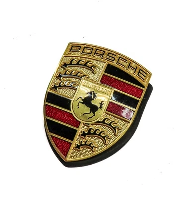 2004 PPORSCHE CAYENNE (955) ПЕРЕДНИЙ КАПОТ КРЫШКА МЕТАЛЛИЧЕСКИЙ ЛОГОТИП ЭМБЛЕМА ЗНАЧОК - Изображение 1 из 4