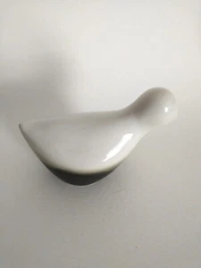 Statuina uccellino bianco in ceramica stile moderno  - Foto 1 di 4