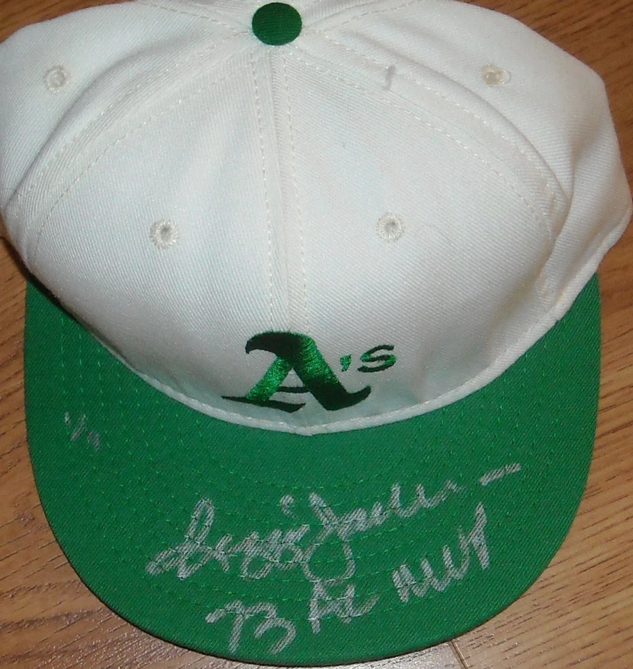 Reggie Jackson Firmado 1973 Oakland A's Auténtico Gorra Sombrero Inscrito 73 AL MVP #/9 Foto 1 de 2