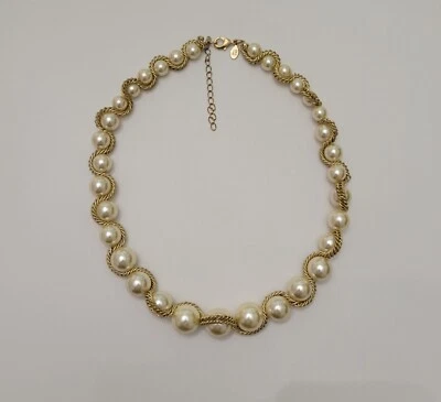 Collar envuelto en cadena de perlas graduadas tono dorado KJL Kenneth Jay Lane ~ 19"-21" Foto 1 de 4